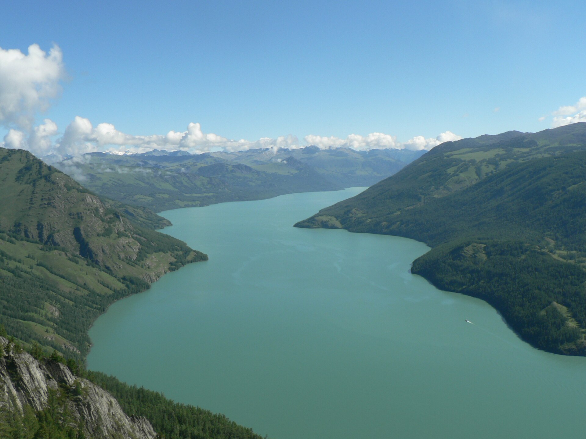 Kanas und die Lichter über dem Bergsee
