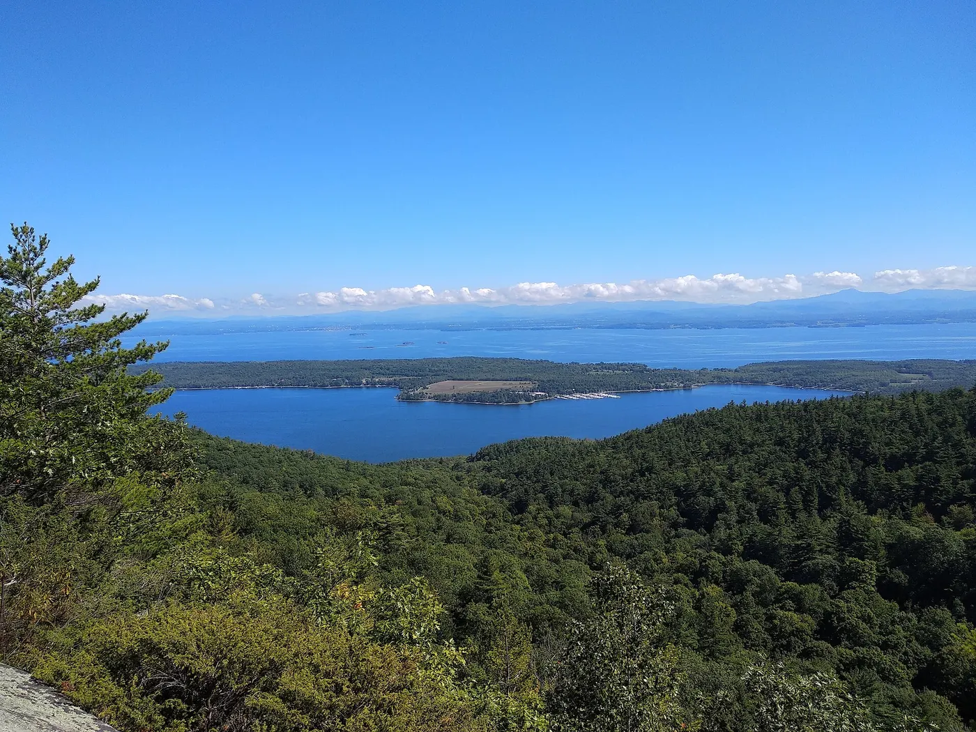 El lago Champlain y Champ