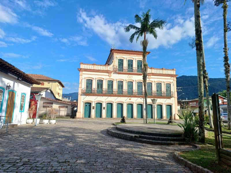 Ubatuba and the Magnesium Fragments